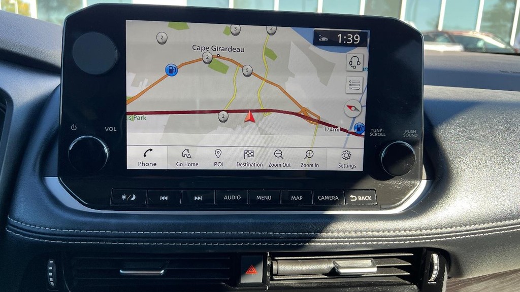 Nissan Rogue Vehicle Full-screen Gallery Image 34