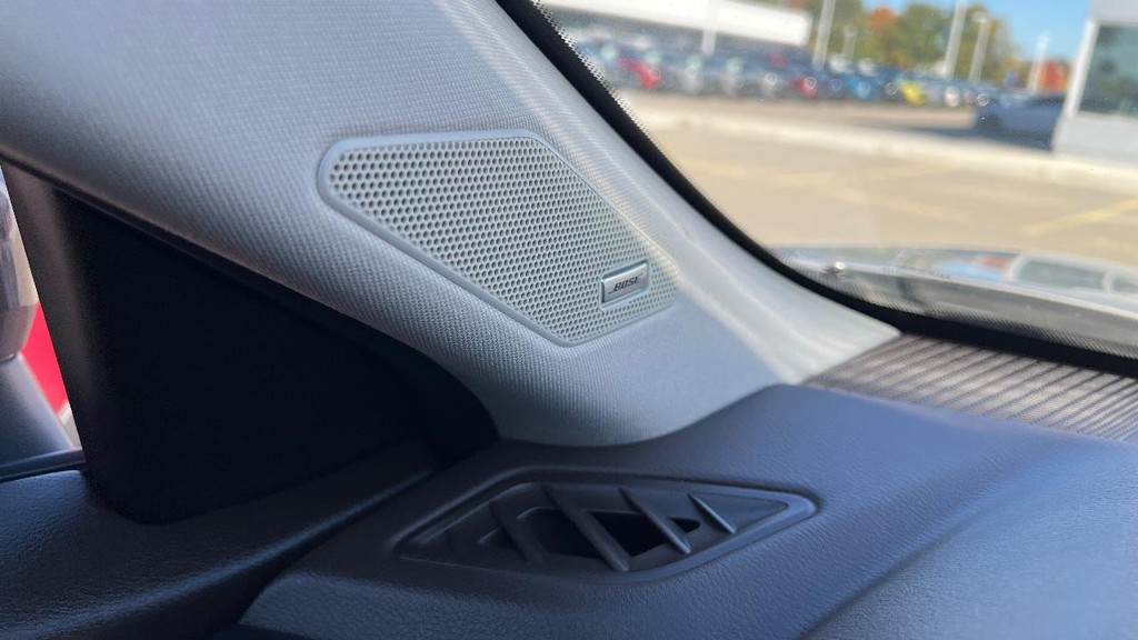 Nissan Rogue Vehicle Full-screen Gallery Image 39