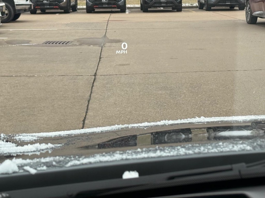 Nissan Rogue Vehicle Full-screen Gallery Image 03