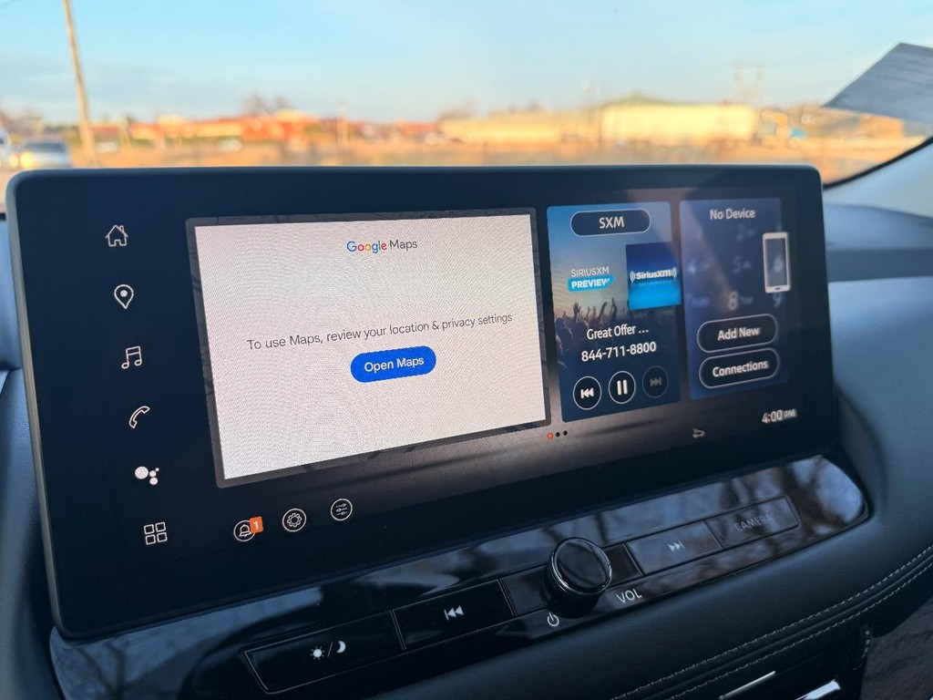 Nissan Rogue Vehicle Full-screen Gallery Image 10