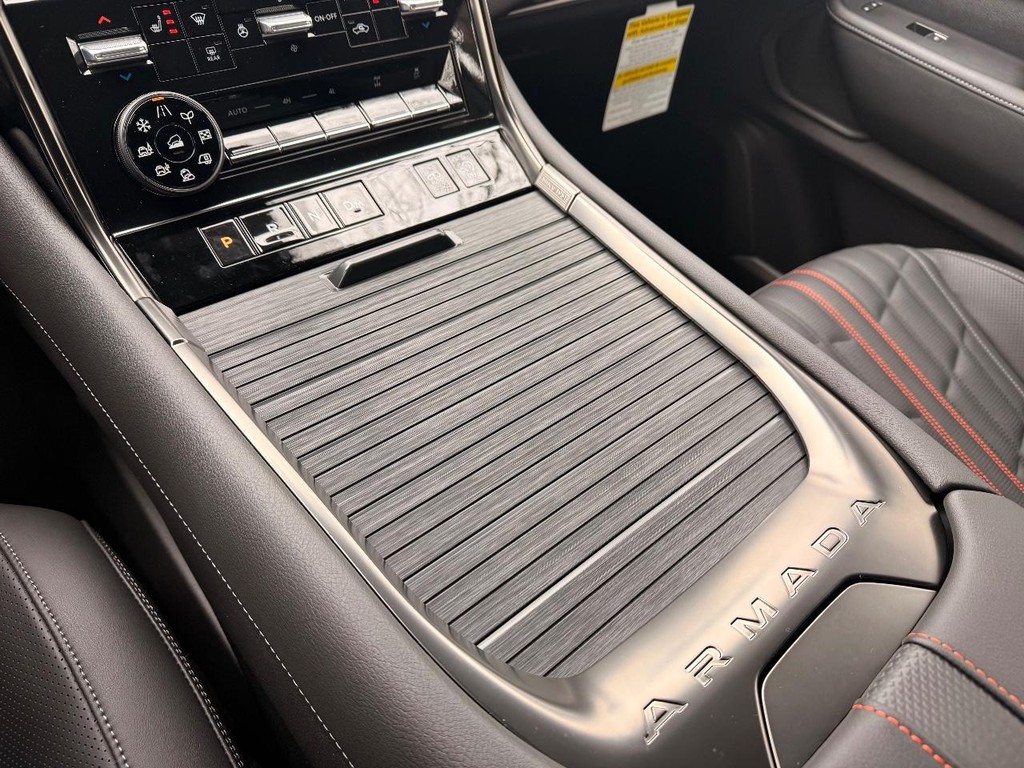 Nissan Armada Vehicle Full-screen Gallery Image 15