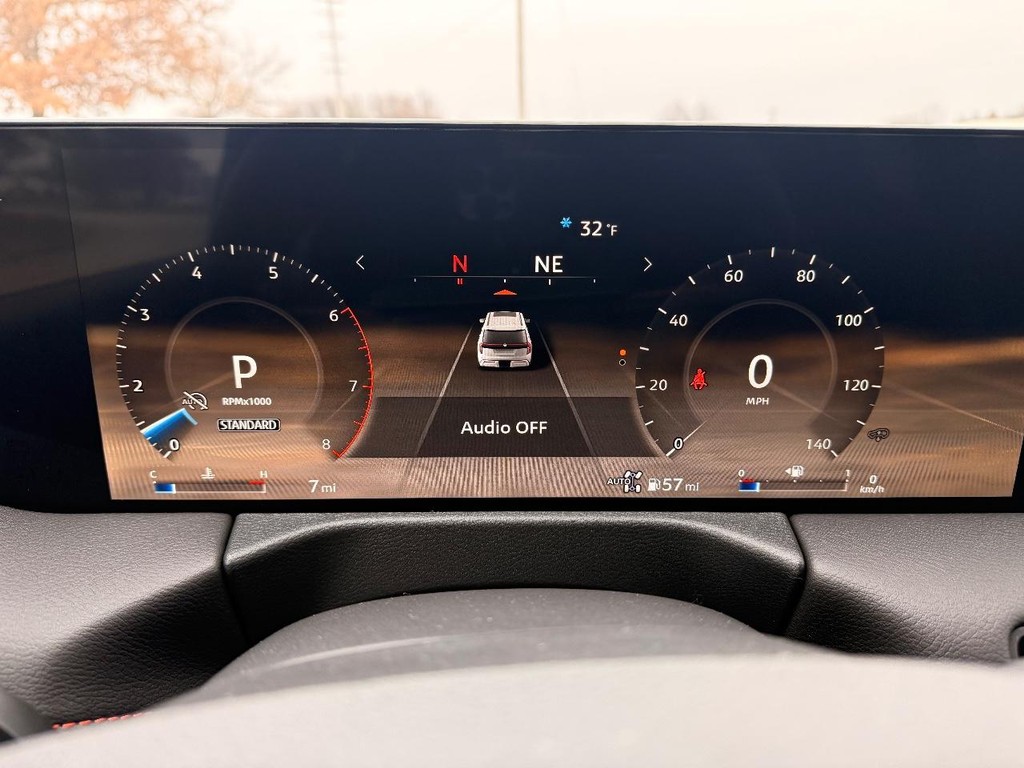 Nissan Armada Vehicle Full-screen Gallery Image 18