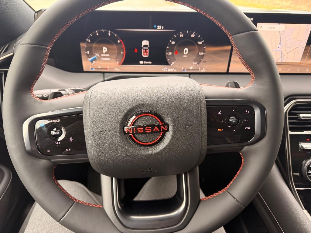 Nissan Armada Vehicle Full-screen Gallery Image 19