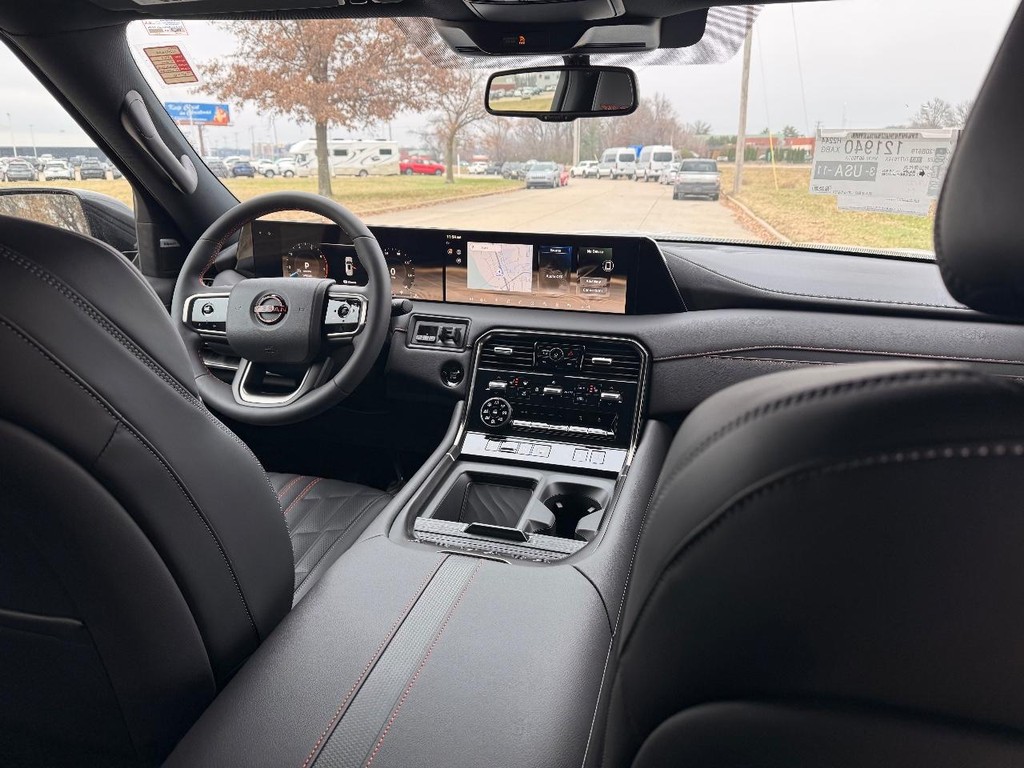 Nissan Armada Vehicle Full-screen Gallery Image 25