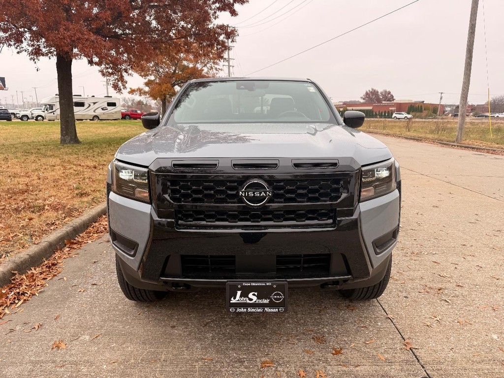 Nissan Frontier Vehicle Full-screen Gallery Image 25