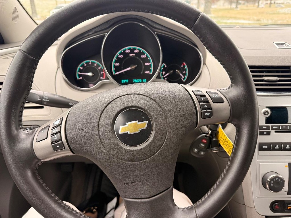 Chevrolet Malibu Vehicle Full-screen Gallery Image 07