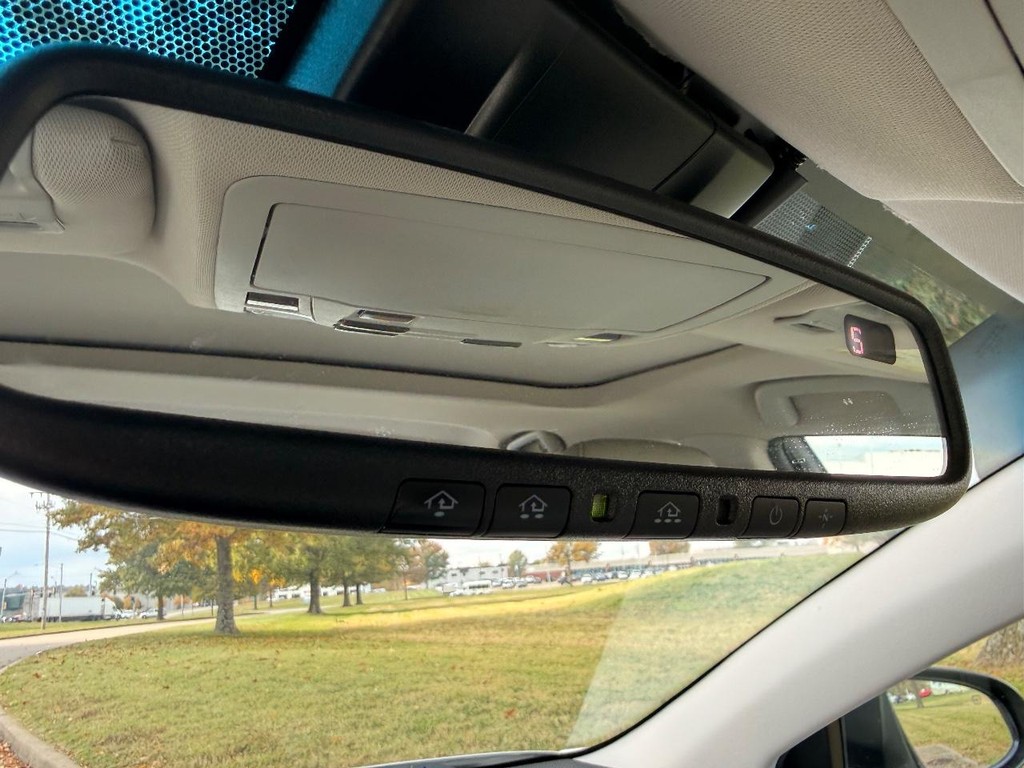 Toyota Avalon Vehicle Full-screen Gallery Image 12