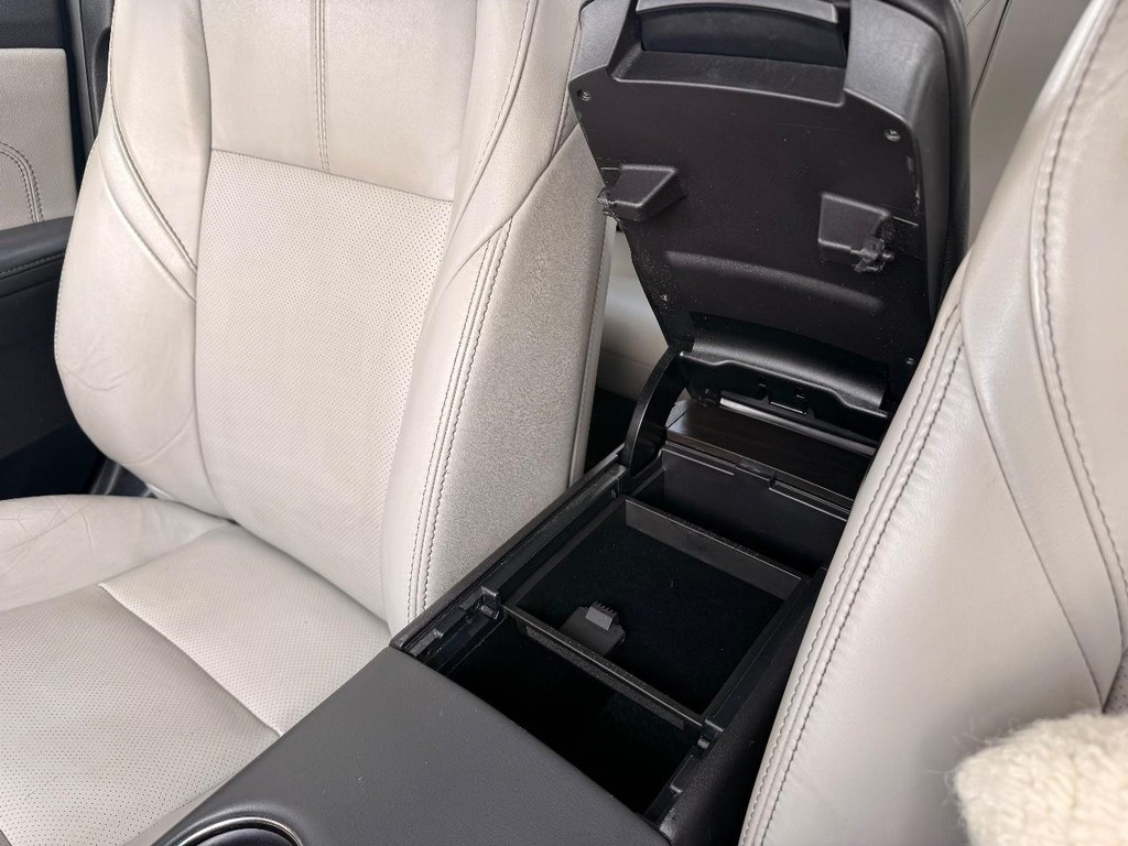 Toyota Avalon Vehicle Full-screen Gallery Image 14