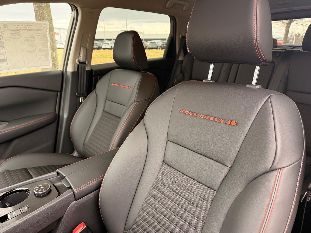 Nissan Rogue Vehicle Full-screen Gallery Image 16