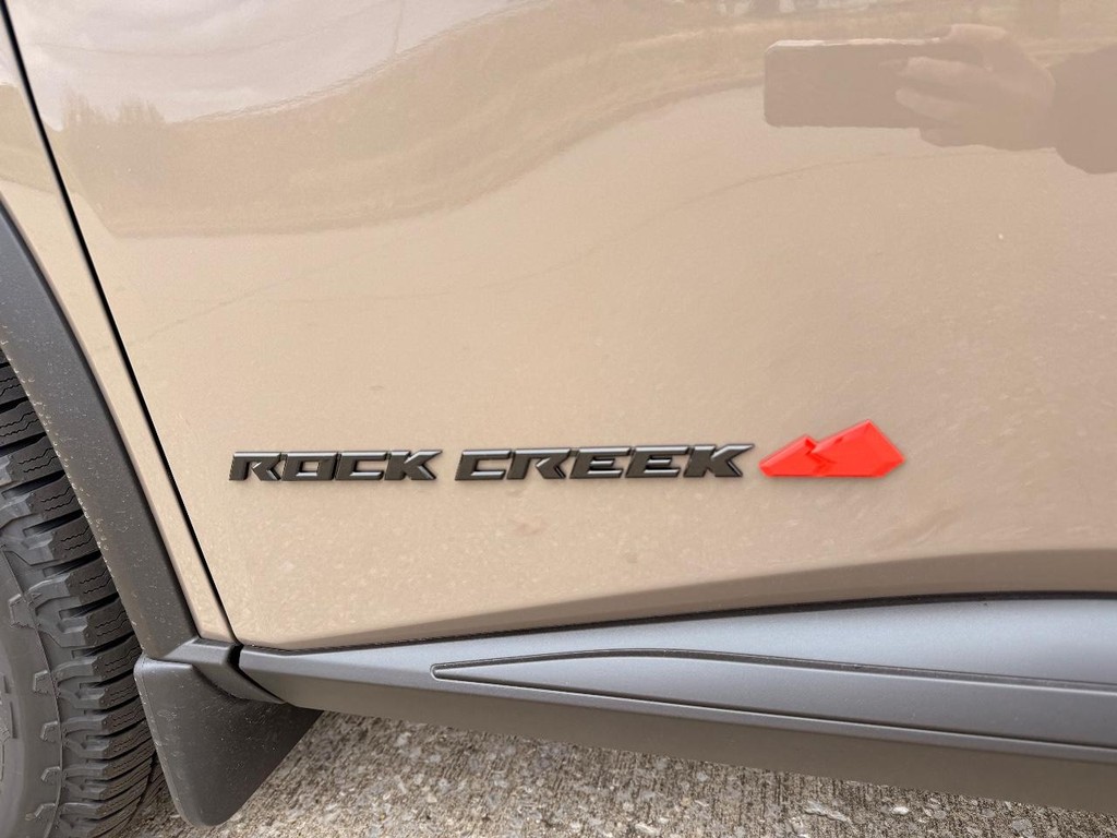 Nissan Rogue Vehicle Full-screen Gallery Image 20