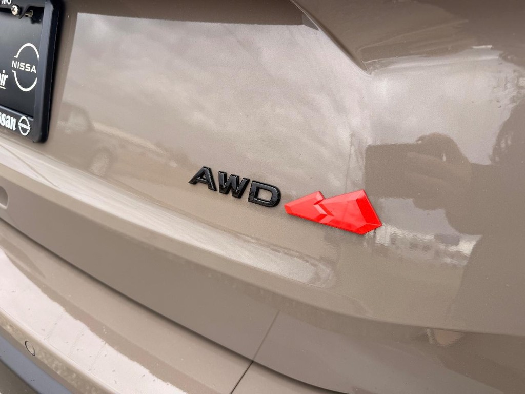 Nissan Rogue Vehicle Full-screen Gallery Image 28