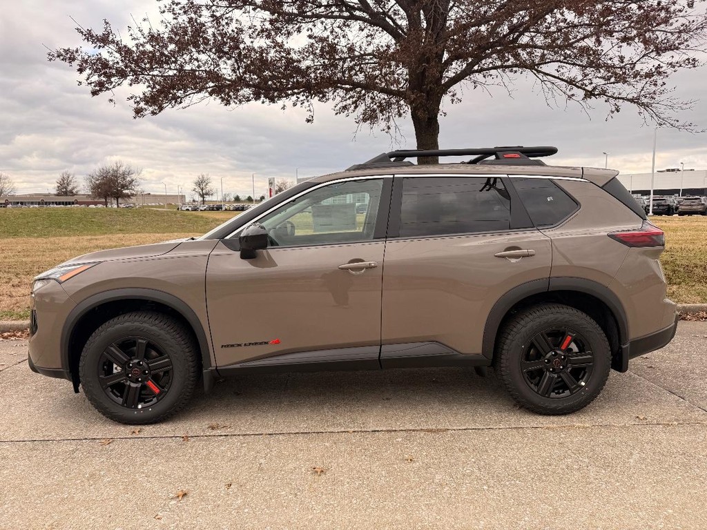 Nissan Rogue Vehicle Full-screen Gallery Image 33