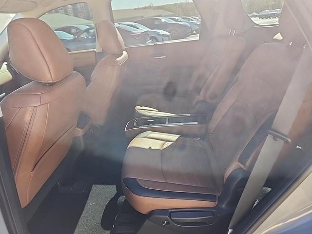 Nissan Pathfinder Vehicle Full-screen Gallery Image 03