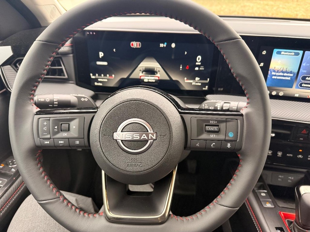 Nissan Kicks Vehicle Full-screen Gallery Image 10