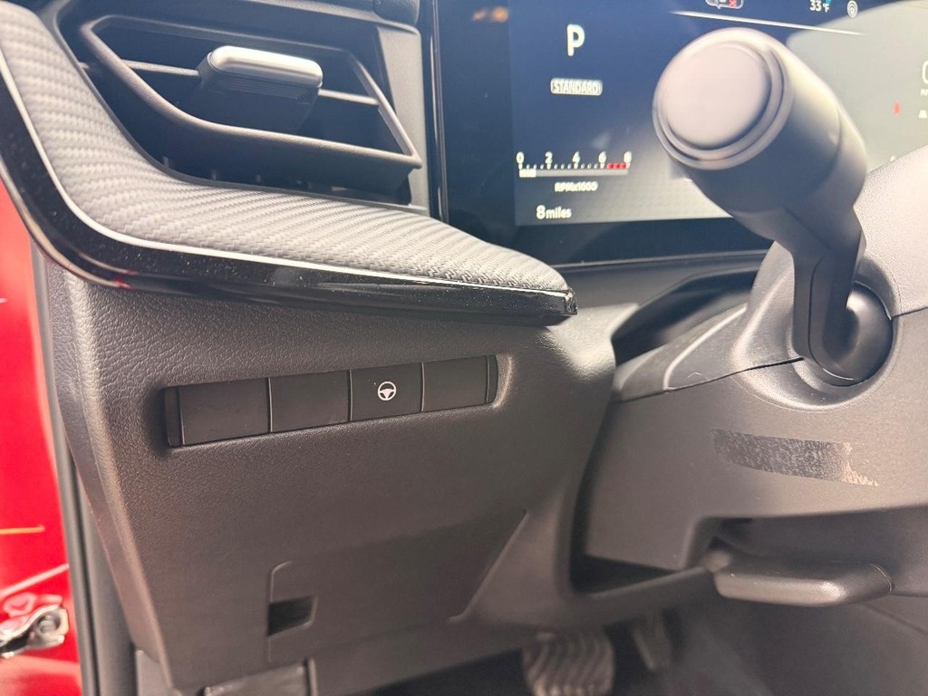 Nissan Kicks Vehicle Full-screen Gallery Image 11