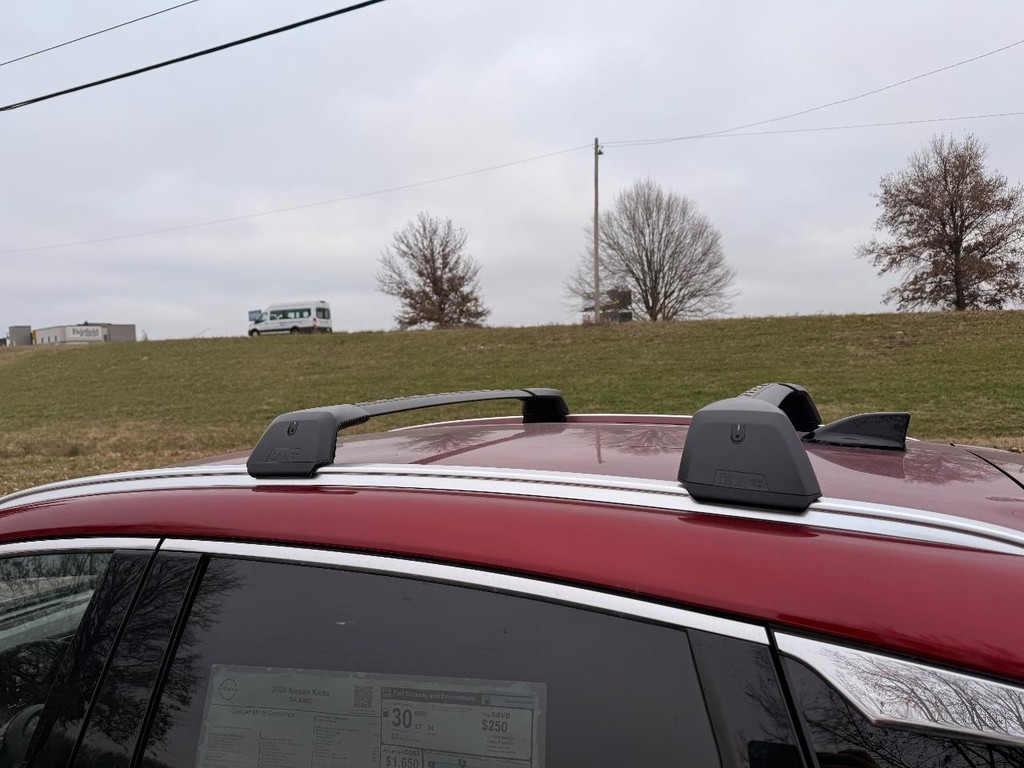 Nissan Kicks Vehicle Full-screen Gallery Image 14