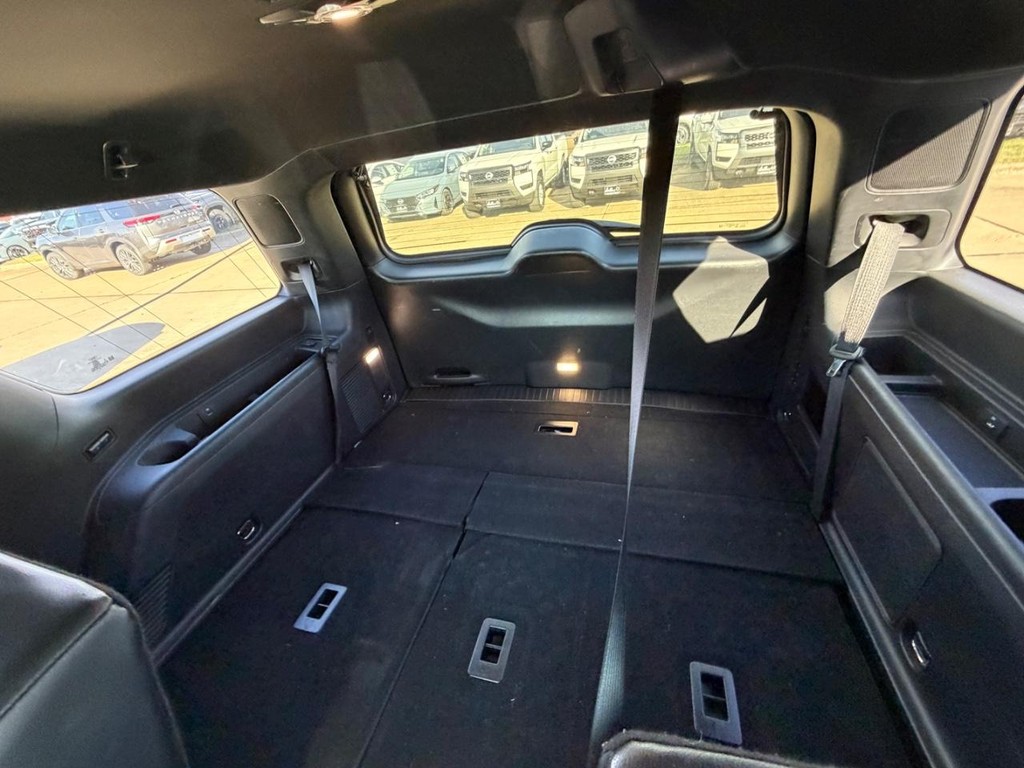 Ford Expedition Vehicle Full-screen Gallery Image 03