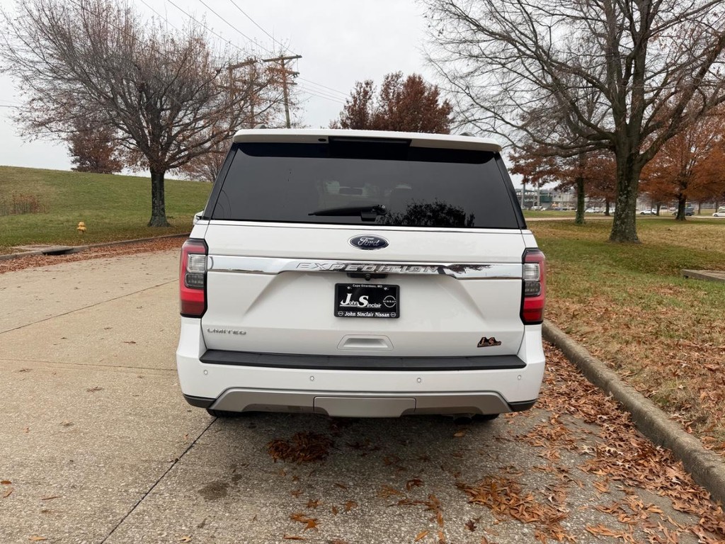 Ford Expedition Vehicle Full-screen Gallery Image 08