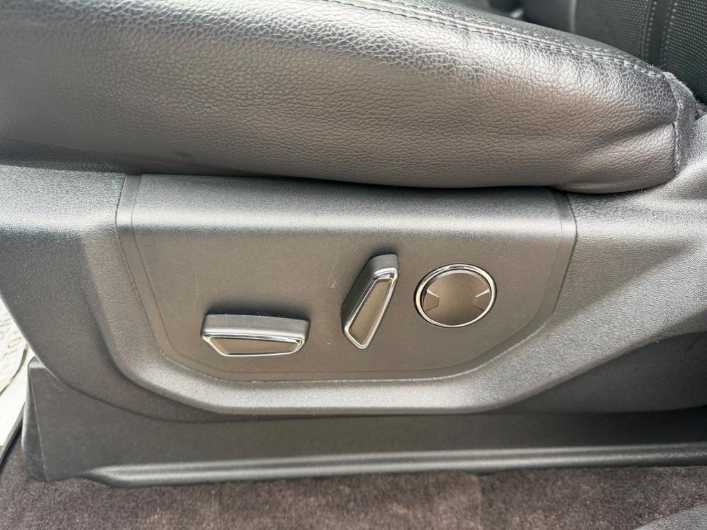 Ford Expedition Vehicle Full-screen Gallery Image 15