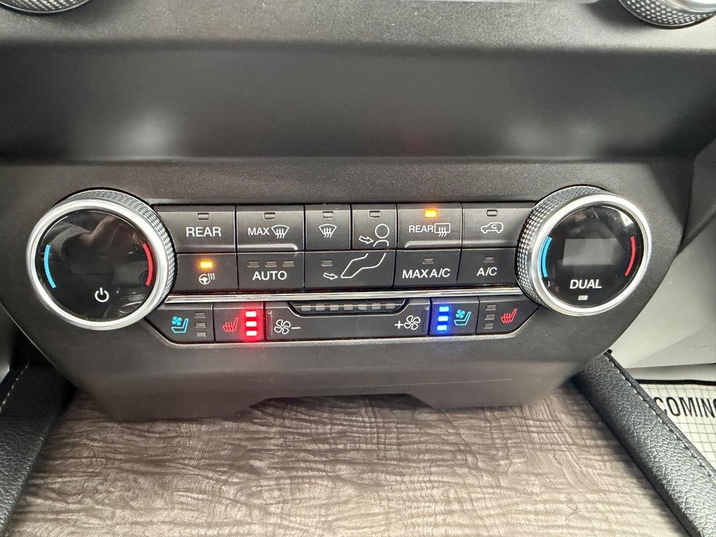 Ford Expedition Vehicle Full-screen Gallery Image 19