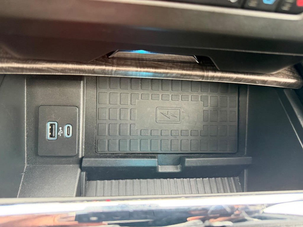 Ford Expedition Vehicle Full-screen Gallery Image 20