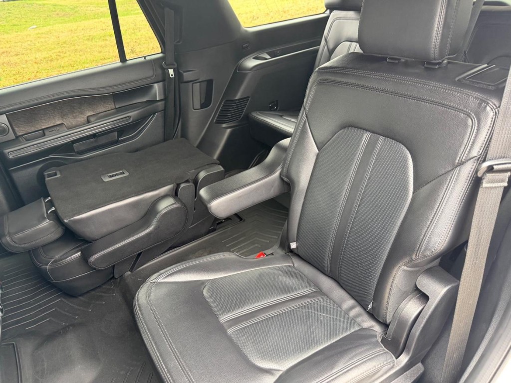 Ford Expedition Vehicle Full-screen Gallery Image 26