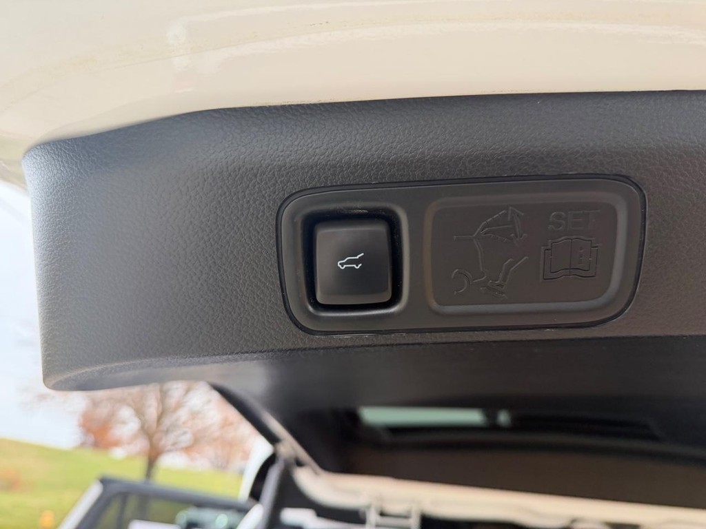 Ford Expedition Vehicle Full-screen Gallery Image 29