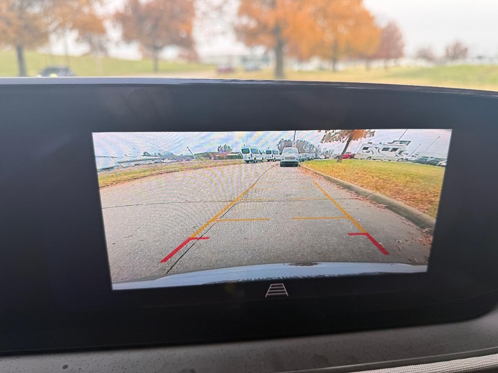 Buick Envista Vehicle Full-screen Gallery Image 03