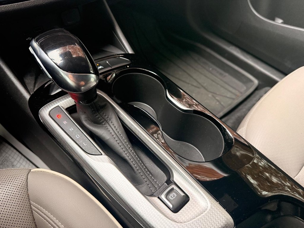 Buick Envista Vehicle Full-screen Gallery Image 04