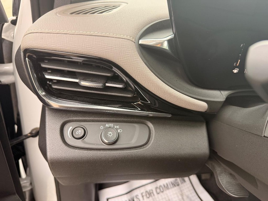 Buick Envista Vehicle Full-screen Gallery Image 11