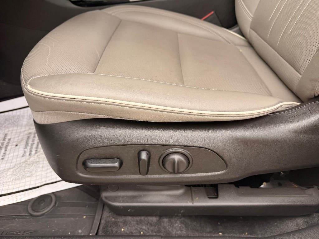 Buick Envista Vehicle Full-screen Gallery Image 13