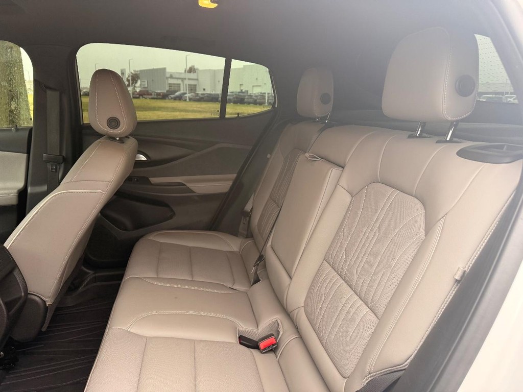 Buick Envista Vehicle Full-screen Gallery Image 19