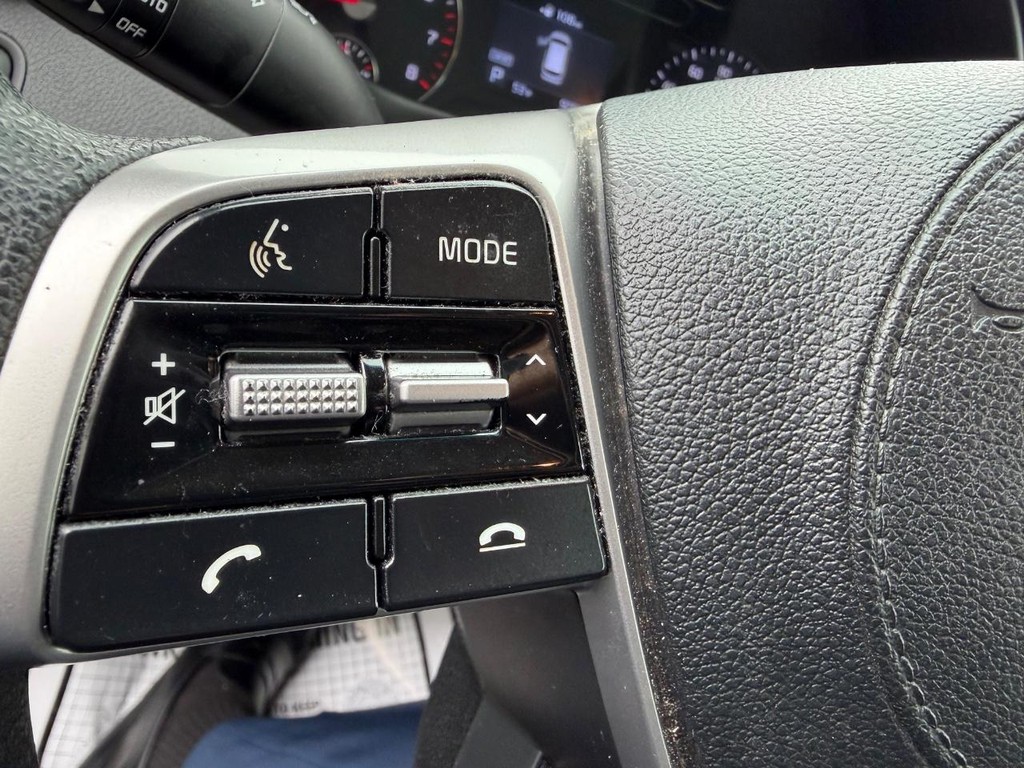 Kia Sorento Vehicle Full-screen Gallery Image 02