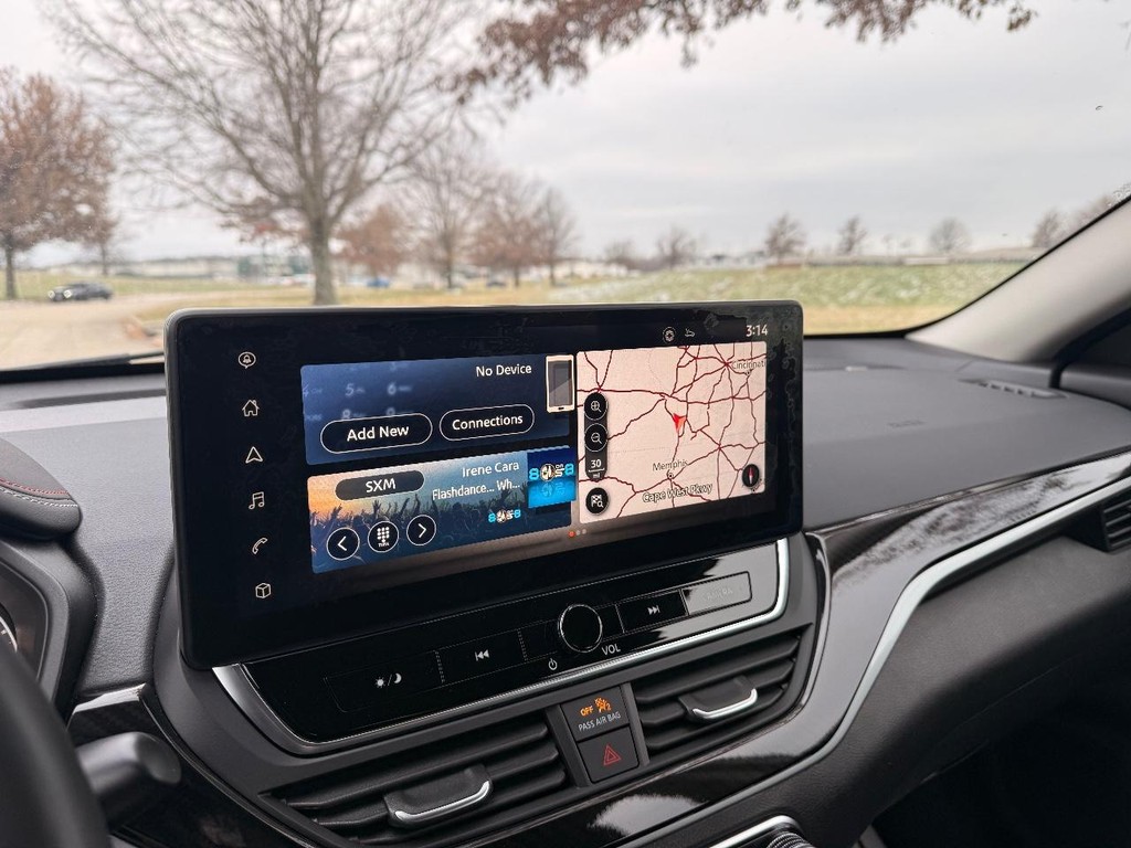 Nissan Altima Vehicle Full-screen Gallery Image 11