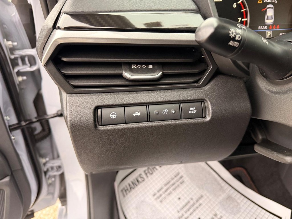 Nissan Altima Vehicle Full-screen Gallery Image 14