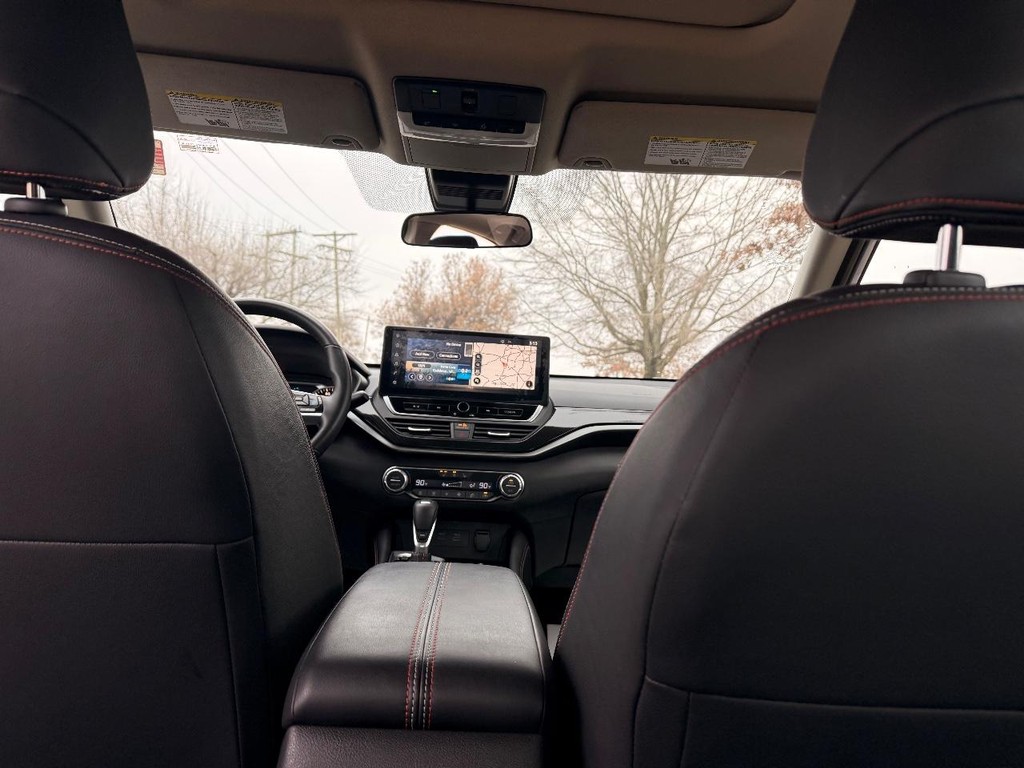 Nissan Altima Vehicle Full-screen Gallery Image 19