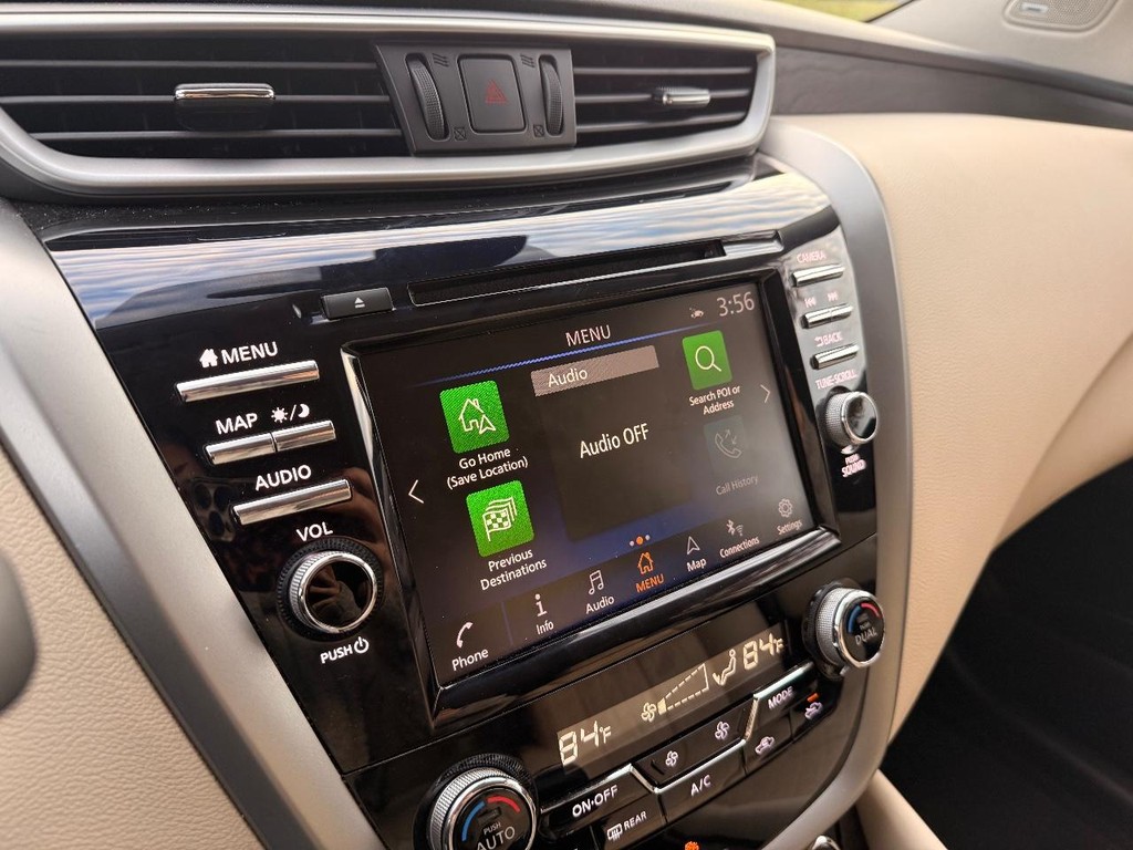 Nissan Murano Vehicle Full-screen Gallery Image 12