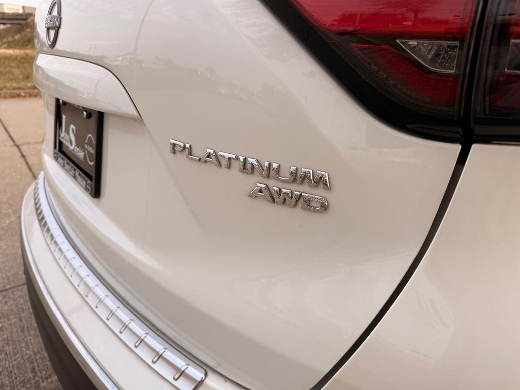 Nissan Murano Vehicle Full-screen Gallery Image 26