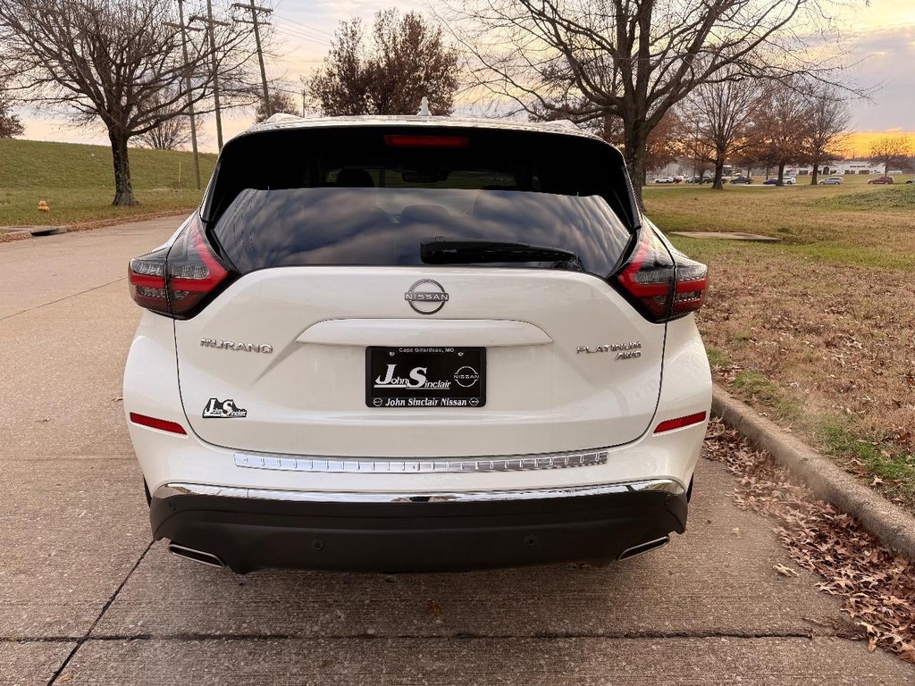 Nissan Murano Vehicle Full-screen Gallery Image 27