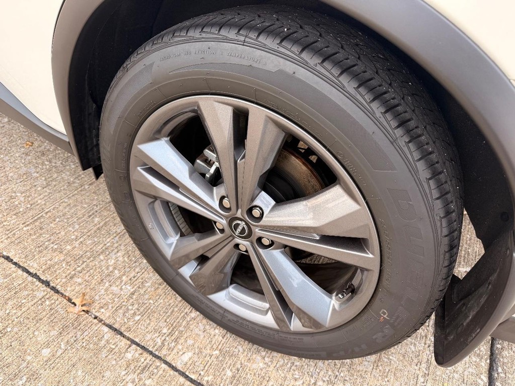 Nissan Murano Vehicle Full-screen Gallery Image 28