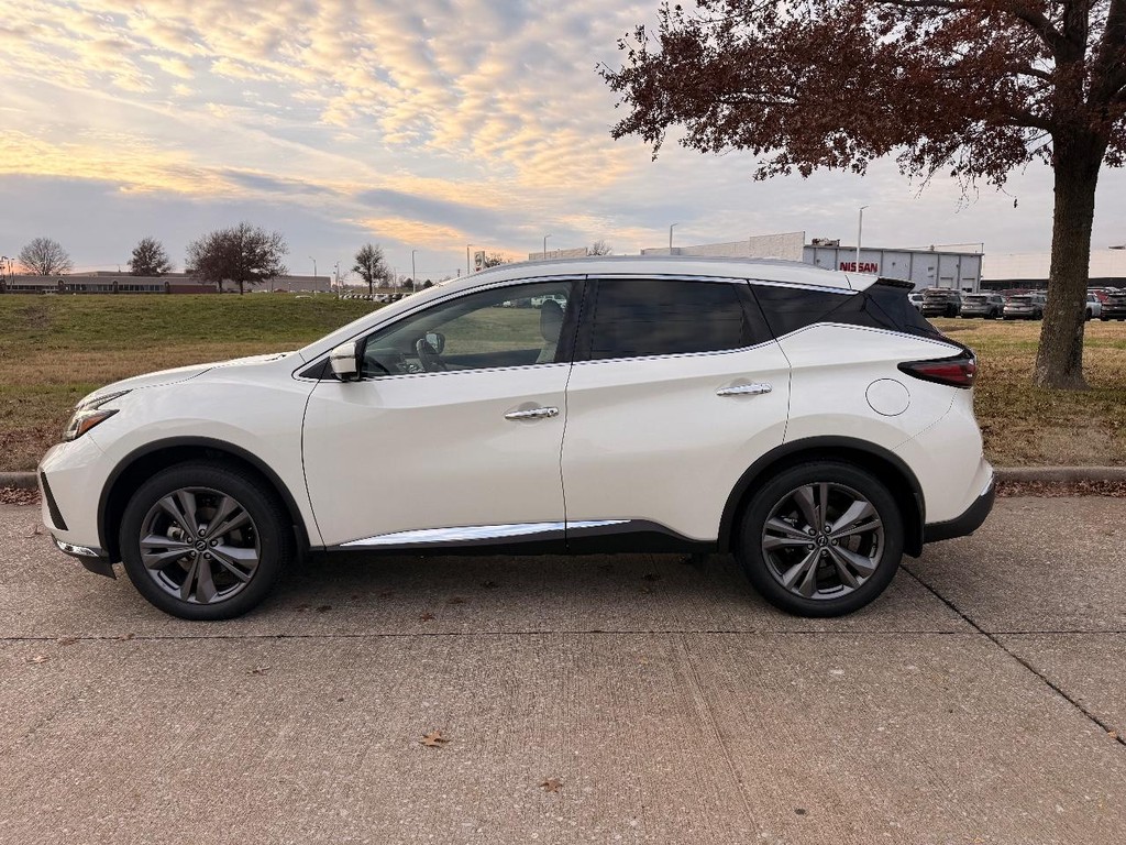 Nissan Murano Vehicle Full-screen Gallery Image 31