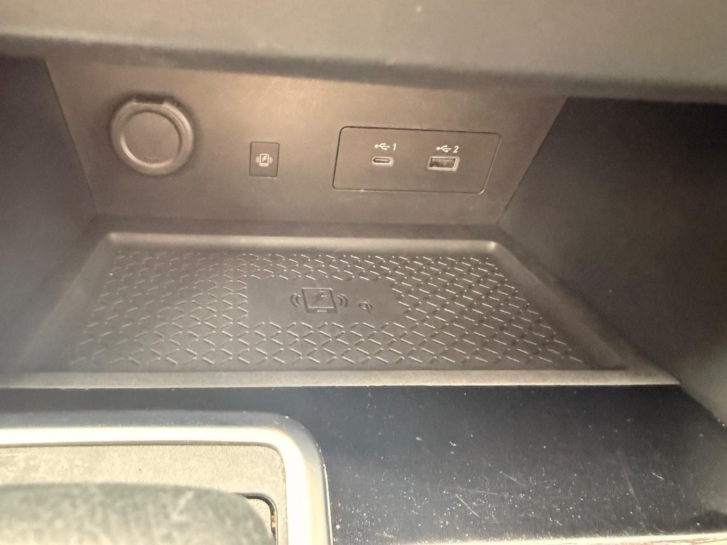 Nissan Pathfinder Vehicle Full-screen Gallery Image 08