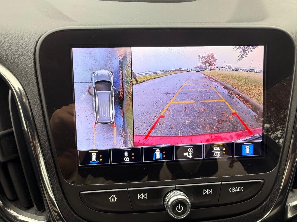 Chevrolet Equinox Vehicle Full-screen Gallery Image 02