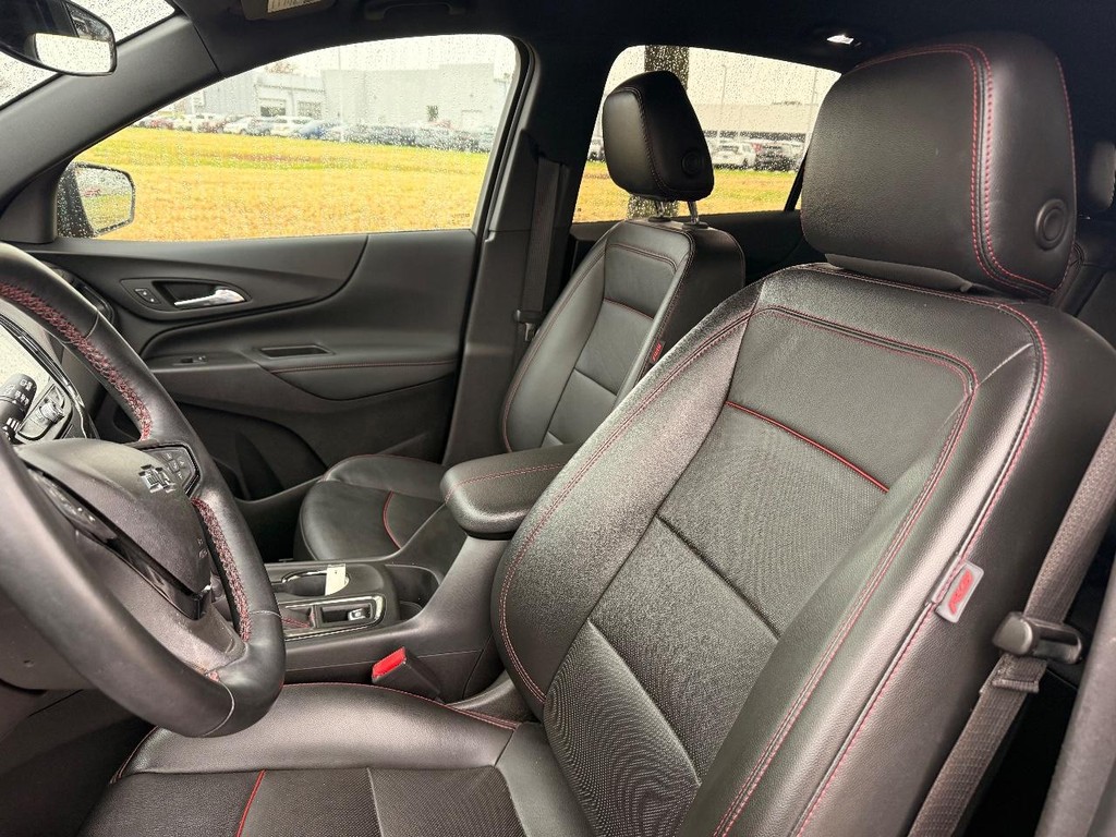 Chevrolet Equinox Vehicle Full-screen Gallery Image 12