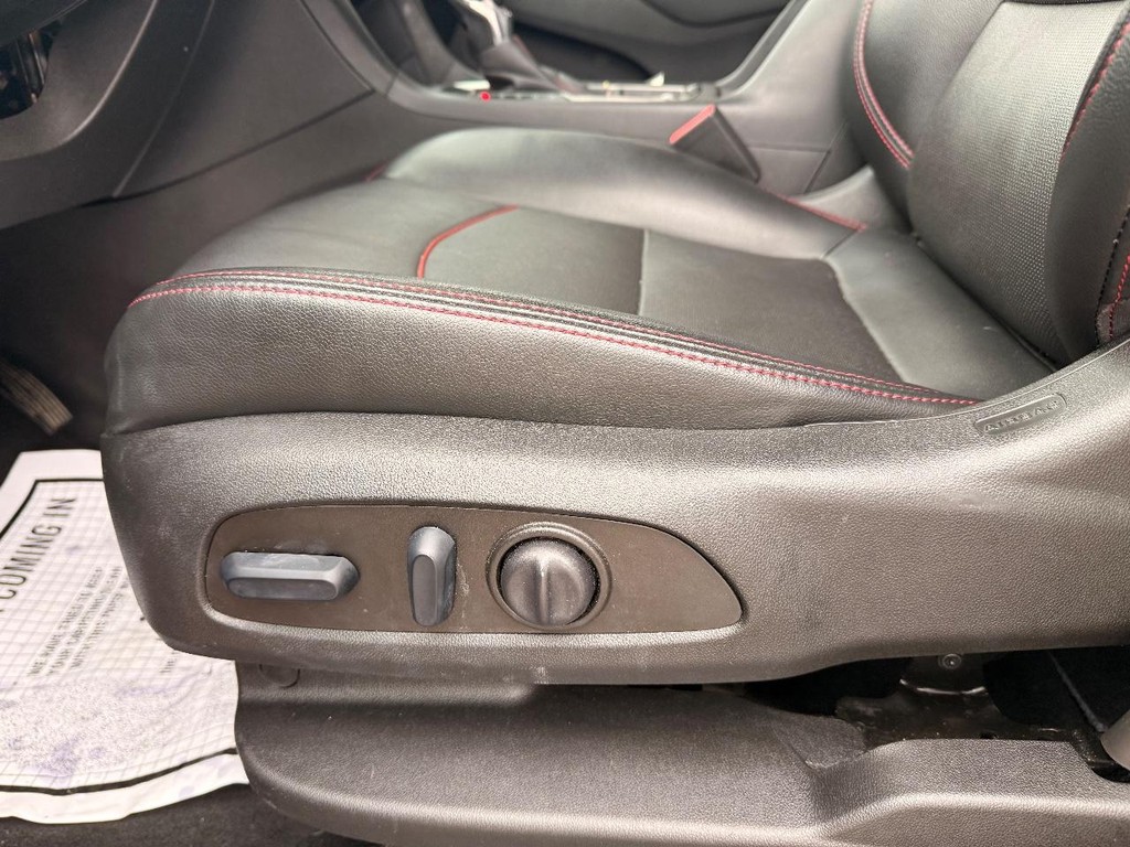 Chevrolet Equinox Vehicle Full-screen Gallery Image 14