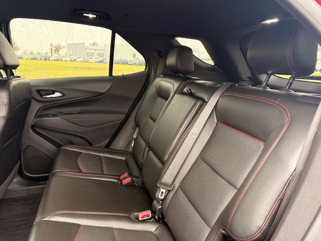 Chevrolet Equinox Vehicle Full-screen Gallery Image 22