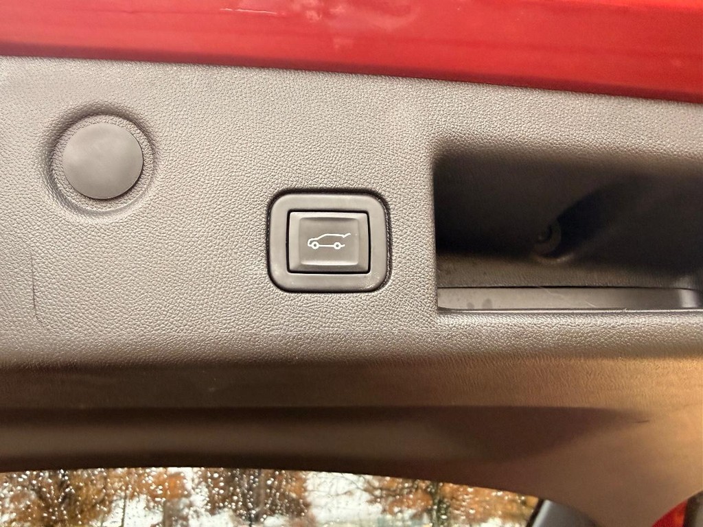 Chevrolet Equinox Vehicle Full-screen Gallery Image 23