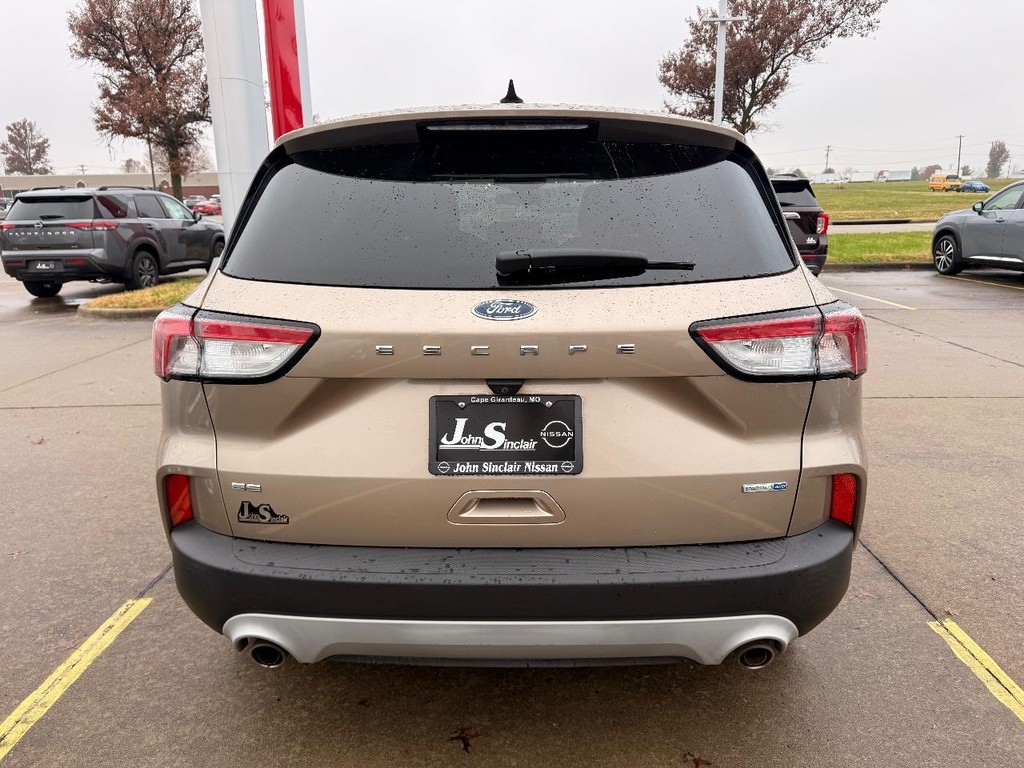 Ford Escape Vehicle Full-screen Gallery Image 22