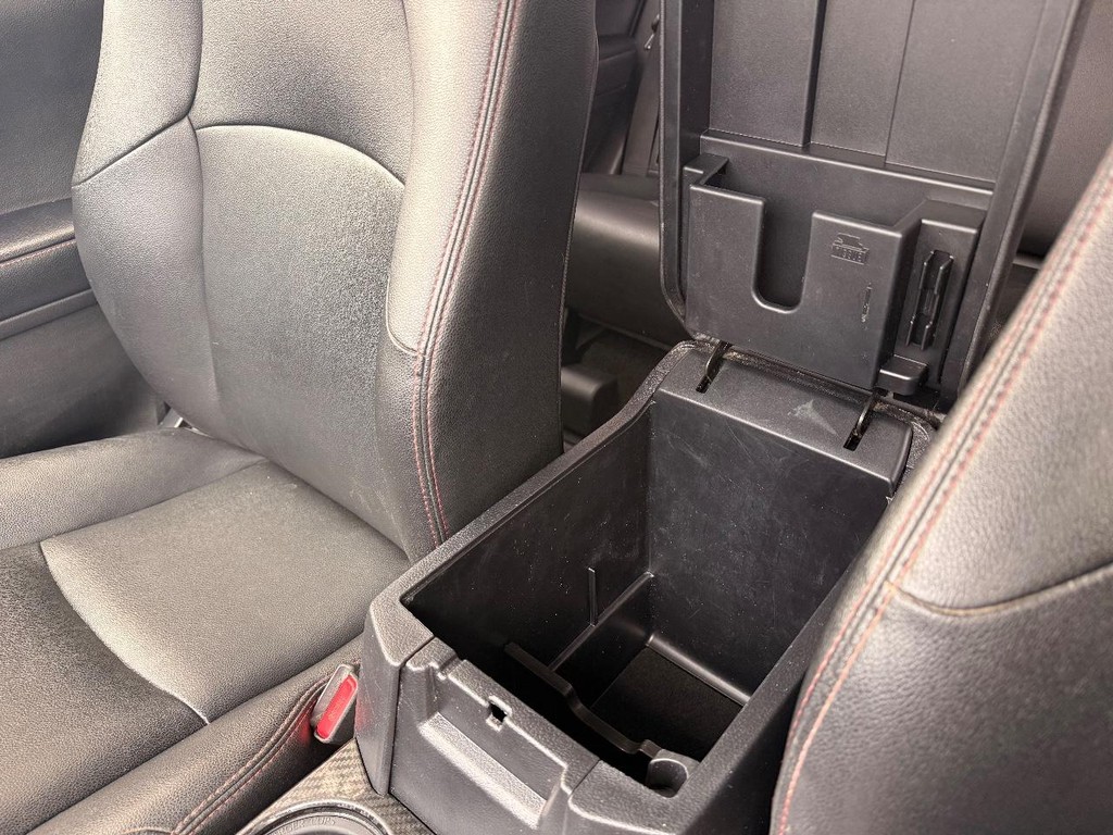 Toyota 4Runner Vehicle Full-screen Gallery Image 05