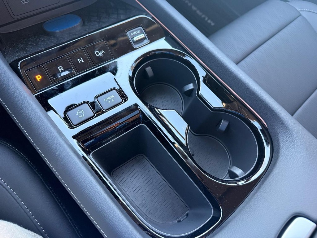 Nissan Murano Vehicle Full-screen Gallery Image 12